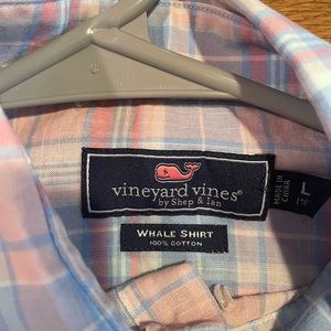 Vineyard vines button down shirt